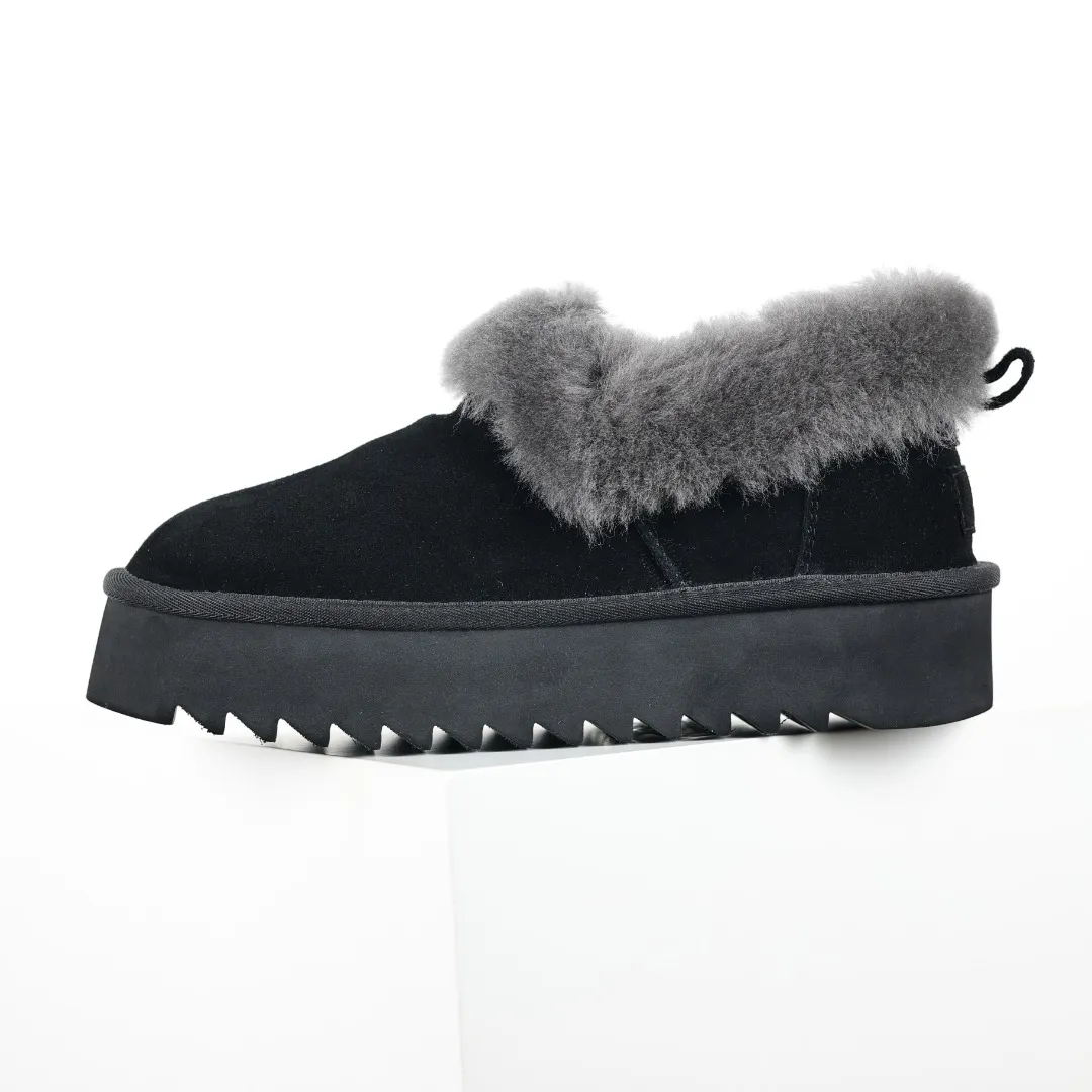 Pick up locally 💰580 Core recommendation Good price It is a very suitable choice for home use. In recent years, uug has launched a series of styles, which are partially geared towards the preferences of young consumers and have also moved to the forefront of fashion trends. Shoe body material: water-repellent coated suede upper, 17 mm UGGPURE™ implantable wool insole, lightweight non-slip and comfortable rubber outsole, with brand LOGO and trademark, with full packaging Size: 35 36 37 38 39 40